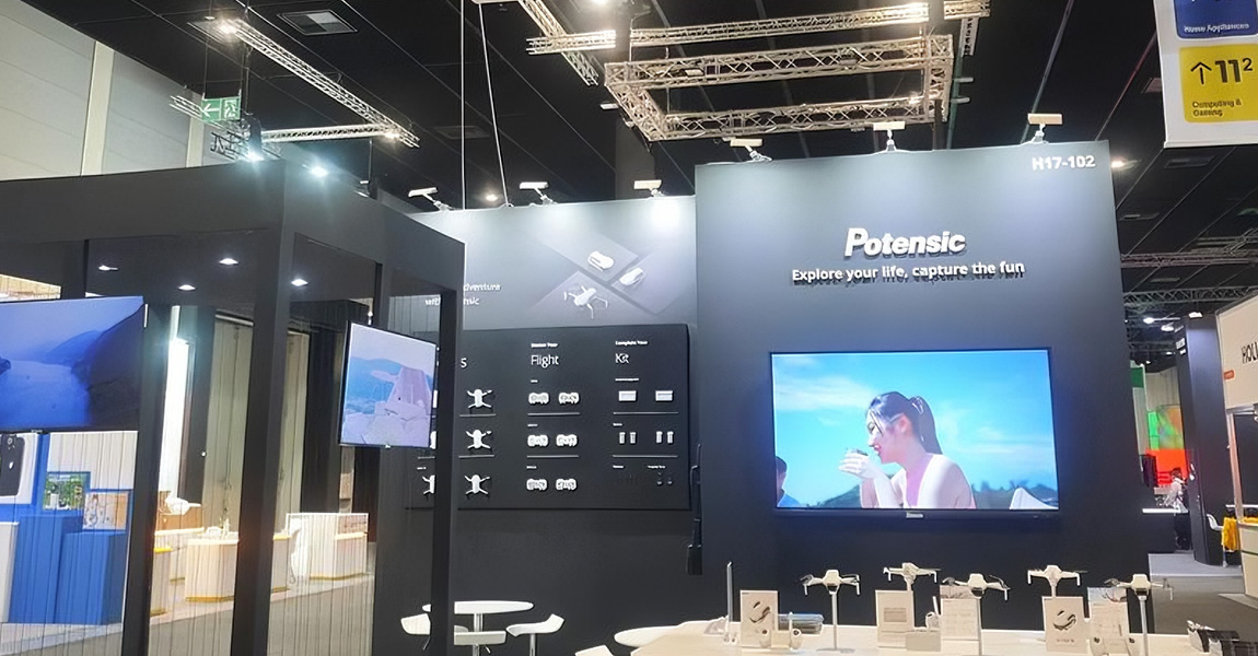 Using commercial displays to market products at exhibitions