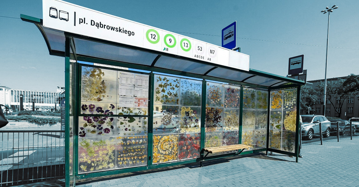 Static traditional bus waiting platform